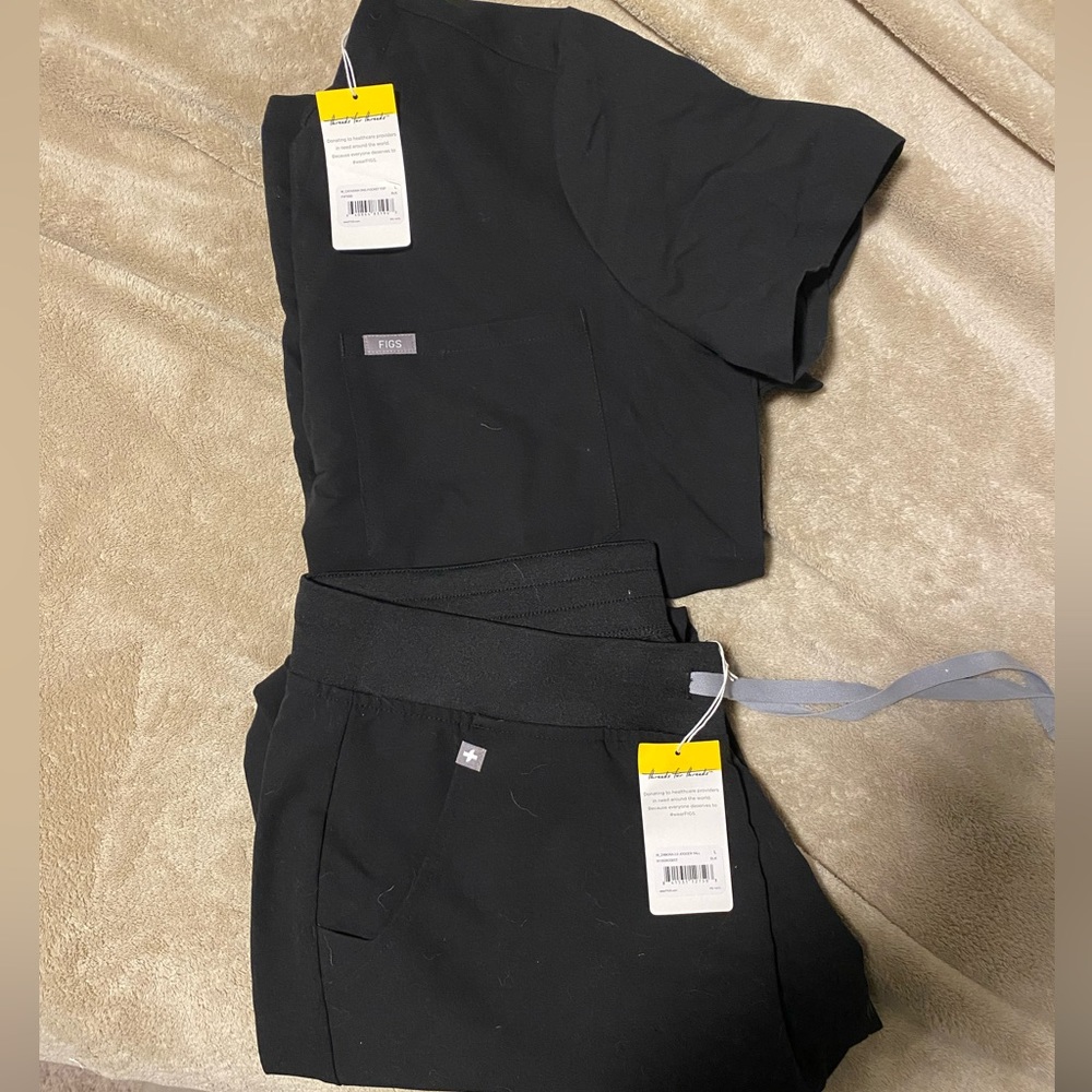 Large Figs Black Scrub Set